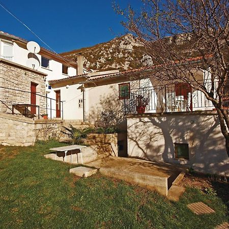 2 Bedroom Awesome Apartment In Plomin Exterior photo