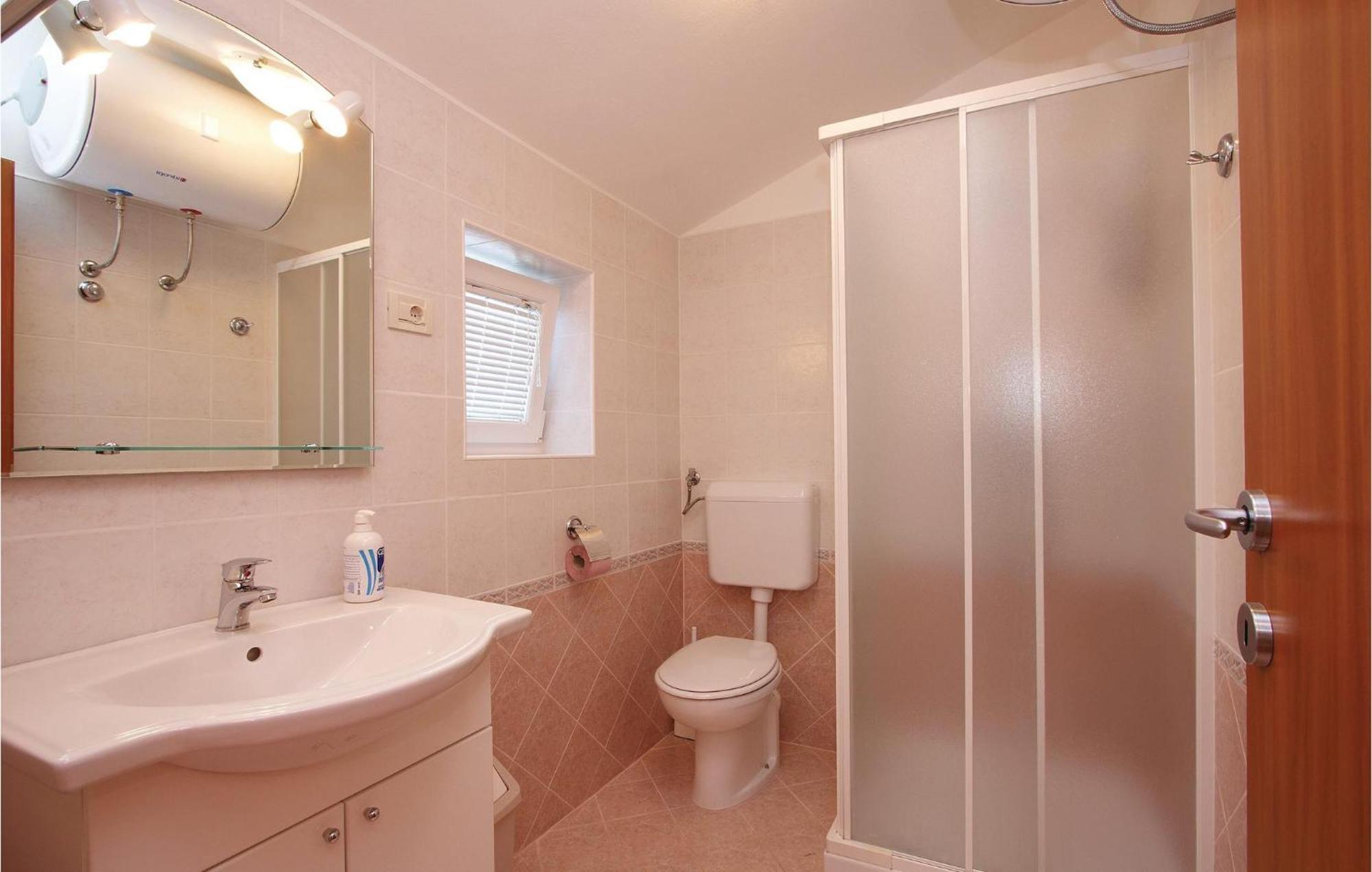 2 Bedroom Awesome Apartment In Plomin Exterior photo