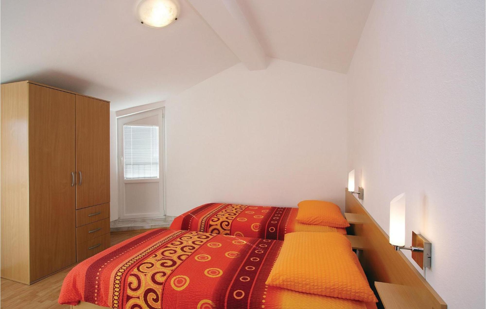 2 Bedroom Awesome Apartment In Plomin Exterior photo