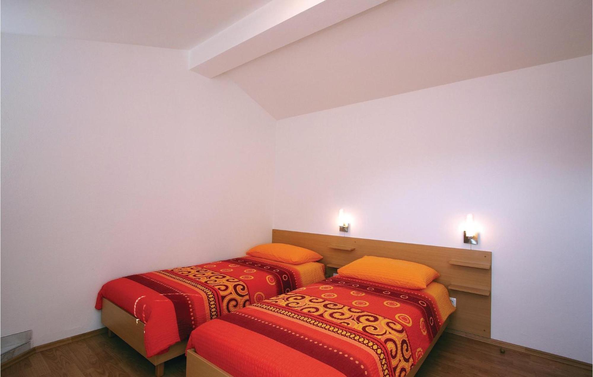 2 Bedroom Awesome Apartment In Plomin Exterior photo